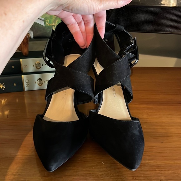 8.  Chinese Laundry Micro Suede Heels in Black, Size 9M - Picture 3 of 16